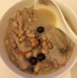 鲍汁冬菇花生炖鸡脚