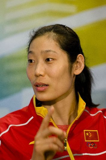 国女排奥运夺冠背后的故事--对话郎平、朱婷 -