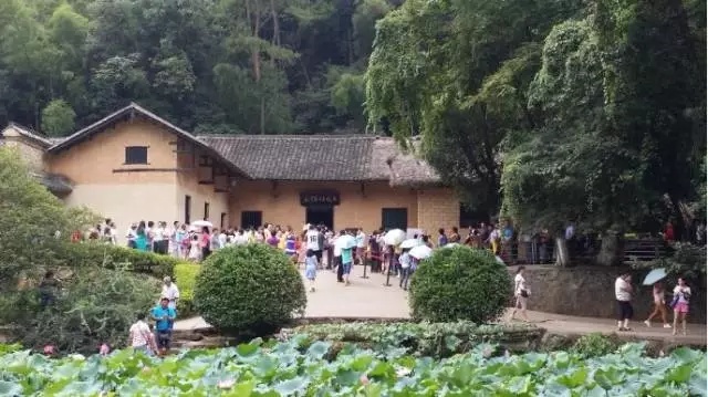 什么叫红色旅游景点 t012de4044b93962643.jpg?size=640x359