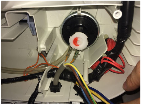 海尔洗衣机换了进水阀和电路板,为什么还出现