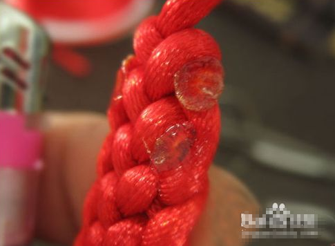 怎么用红绳编手链耳钉_360问答