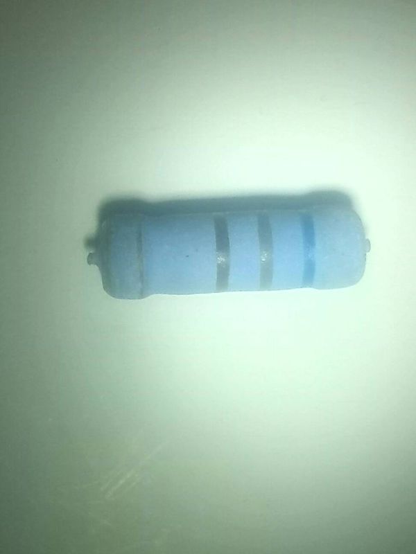 谁能看懂电容的规格型号啊,电动车控制器里面