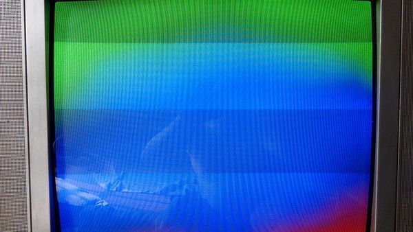 我的电视机色彩变成这样了,是怎么回事,维修大
