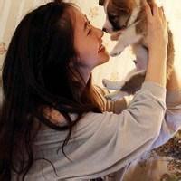 能发些小男孩抱狗 小女孩抱狗的情侣头像么_3