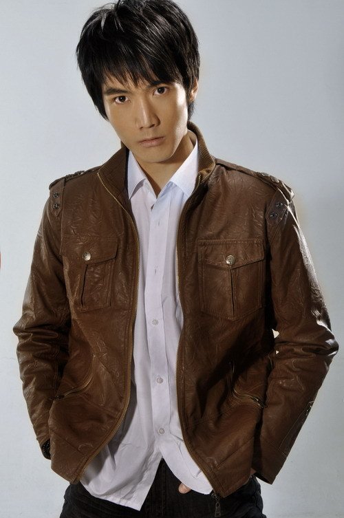 导演 杨宗德 编剧 胡蓉 制片人 白彩云 类型 爱情,战争 主演 王雪菁