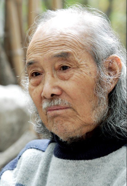 日期: 1930年人物简介:著名雕塑艺术大师刘焕章,1930年生,河北乐亭人