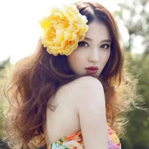 应该是化妆品和还有衣服鞋子,最关键的是人民币 恭喜&nbsp@百脑获得