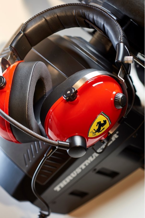 thrustmaster图马思特推出首款scuderiaferrari版耳麦